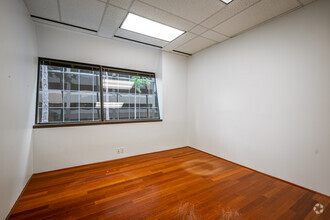 800 Bering Dr, Houston, TX for rent Interior Photo- Image 1 of 7