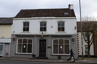 19 East St, Farnham to rent Primary Photo- Image 1 of 2