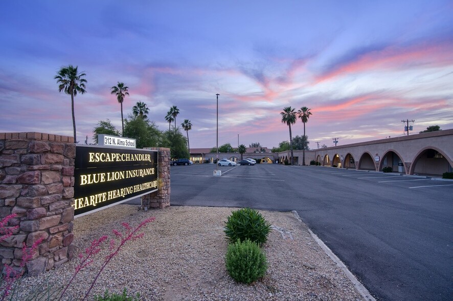 312 N Alma School Rd, Chandler, AZ for rent - Building Photo - Image 1 of 14