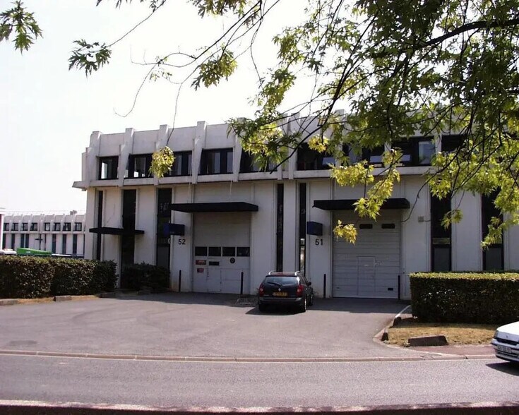 Light Industrial in Évry-Courcouronnes to rent - Building Photo - Image 2 of 9