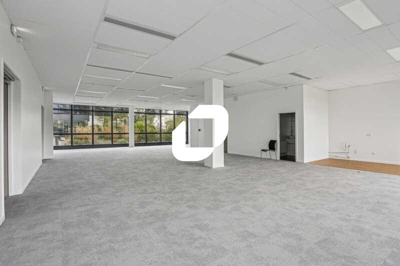 Office in Vincennes to rent - Building Photo - Image 3 of 32