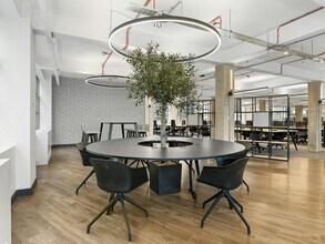 20-24 Commercial St, London to rent Interior Photo- Image 2 of 8