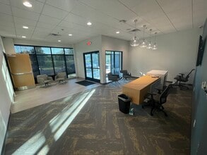 4123 Olympic Blvd, Erlanger, KY to rent Interior Photo- Image 2 of 9