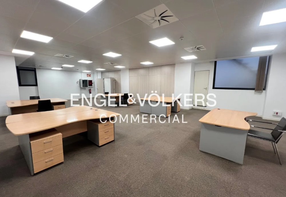 Office in Esplugues de Llobregat, Barcelona to rent Interior Photo- Image 1 of 12