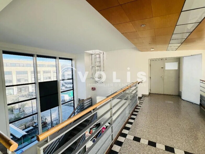 Office in Lognes to rent - Building Photo - Image 2 of 7