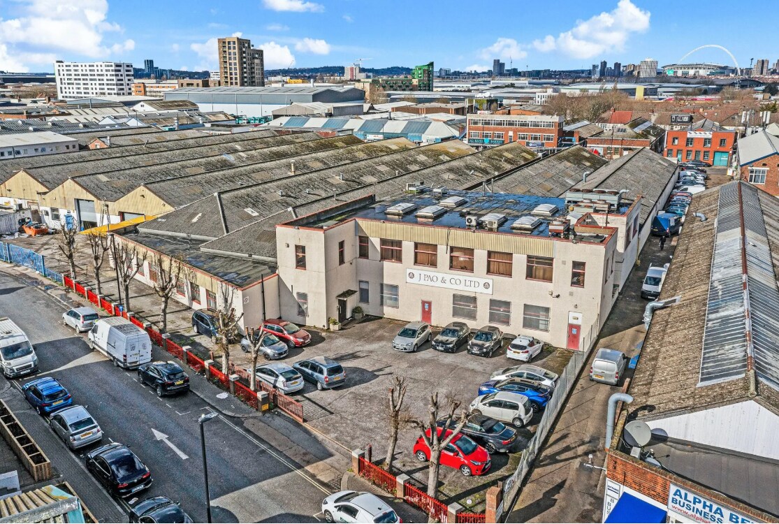 10-24 Standard Rd, London for sale Primary Photo- Image 1 of 1