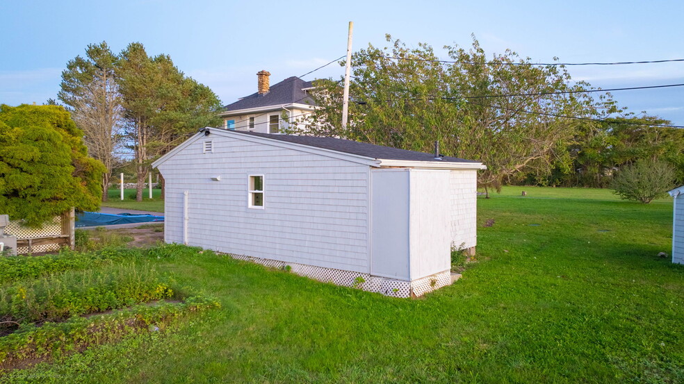 732 Sconticut Neck Rd, Fairhaven, MA for sale - Building Photo - Image 3 of 89