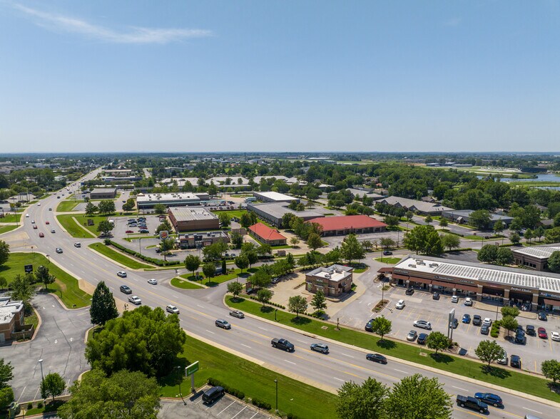 1700 SW Commerce Dr, Bentonville, AR to rent - Aerial - Image 3 of 4