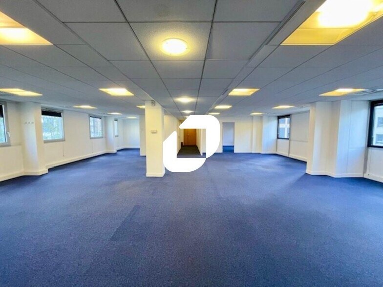 Office in Boulogne-Billancourt to rent - Building Photo - Image 1 of 35