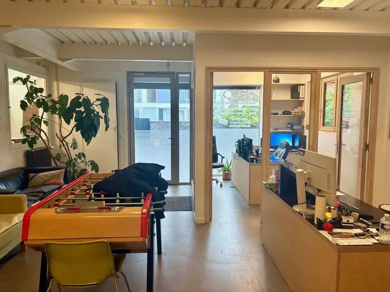 Office in Montreuil for sale Interior Photo- Image 1 of 7