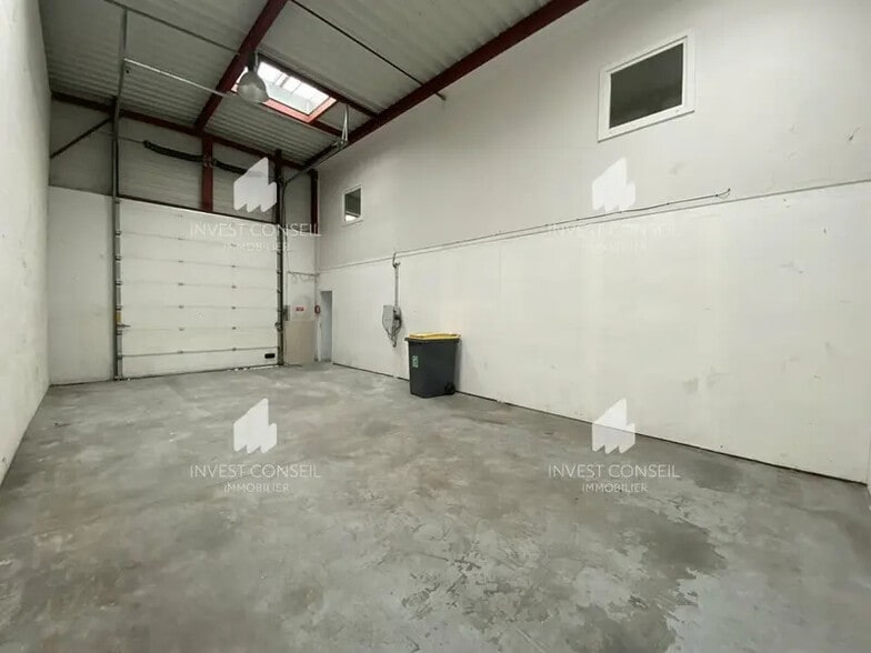 1 Rue Gustave Eiffel, Le Plessis-Bouchard to rent - Interior Photo - Image 3 of 8