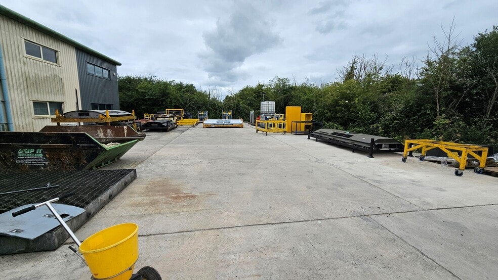 Commerce Way, Melksham to rent - Building Photo - Image 3 of 7