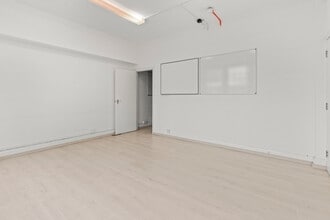 The Broadway, London to rent Interior Photo- Image 2 of 4