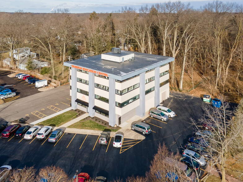 25300 Lorain Rd, North Olmsted, OH for rent - Building Photo - Image 2 of 47