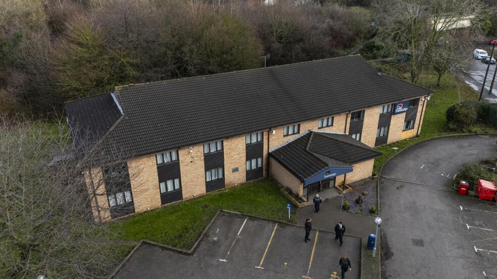 Doncaster Rd, Barnsley for sale - Primary Photo - Image 1 of 5