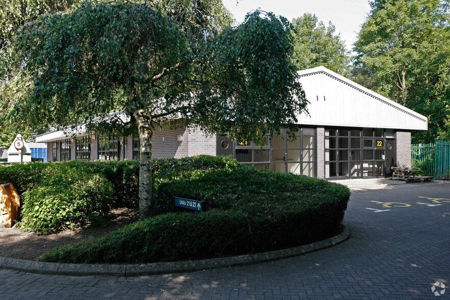 Queensbrook, Bolton for sale - Primary Photo - Image 1 of 1