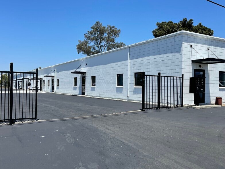 1250 Industrial Ave, Escondido, CA for rent - Building Photo - Image 1 of 10