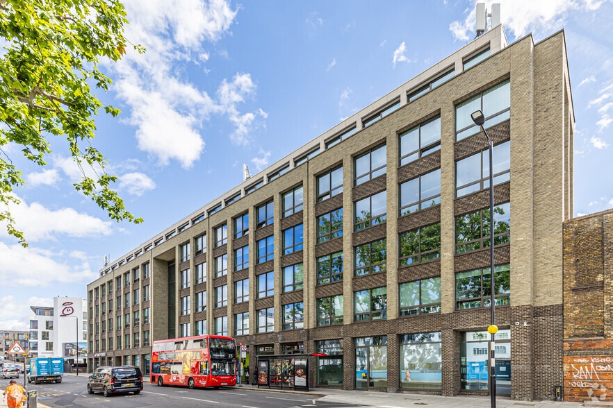 332 Ladbroke Grv, London to rent - Primary Photo - Image 1 of 10