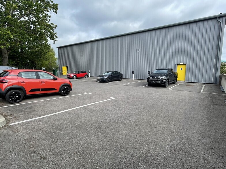 Midleton Industrial Estate Rd, Guildford to rent - Building Photo - Image 2 of 3