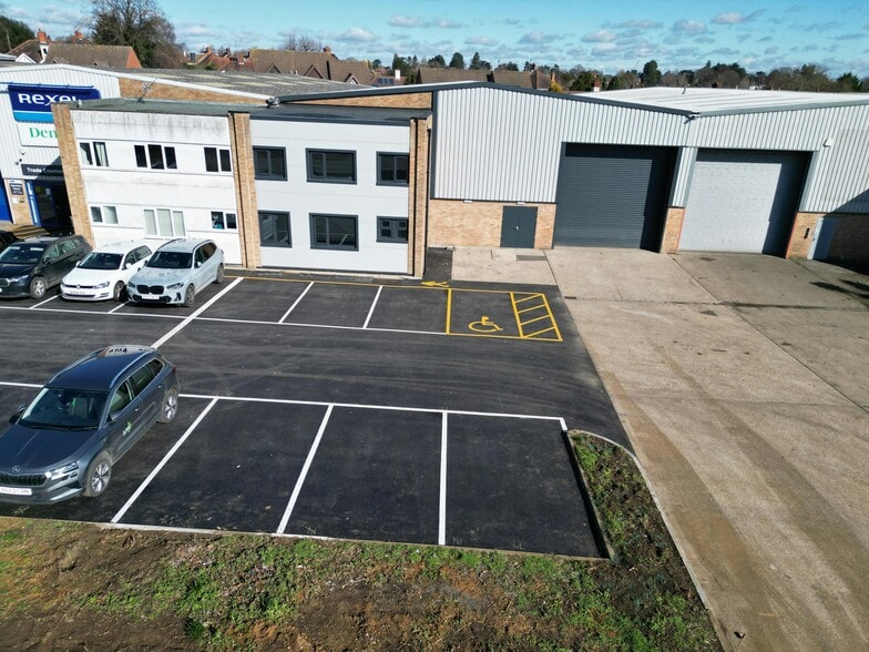 Saddleback Rd, Northampton to rent - Building Photo - Image 2 of 16