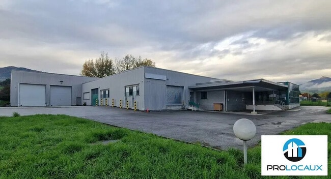 Vente Entrepôt 1 390 m²