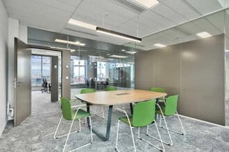 Co-working Space in Paris to rent Interior Photo- Image 1 of 11