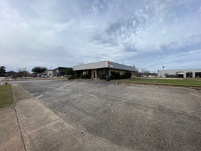 135 Shelley Dr, Tyler, TX for sale Building Photo- Image 1 of 1