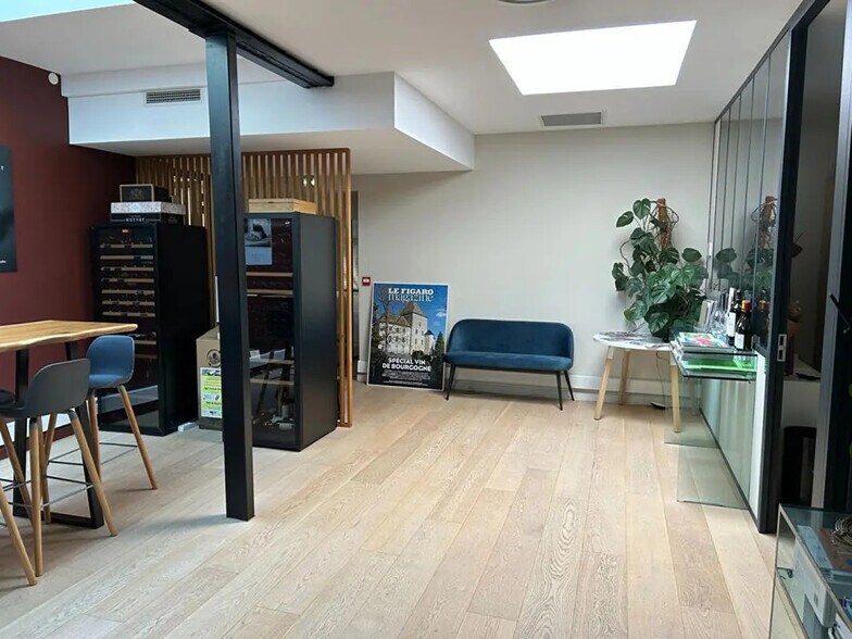 Office in Bordeaux to rent - Interior Photo - Image 1 of 14