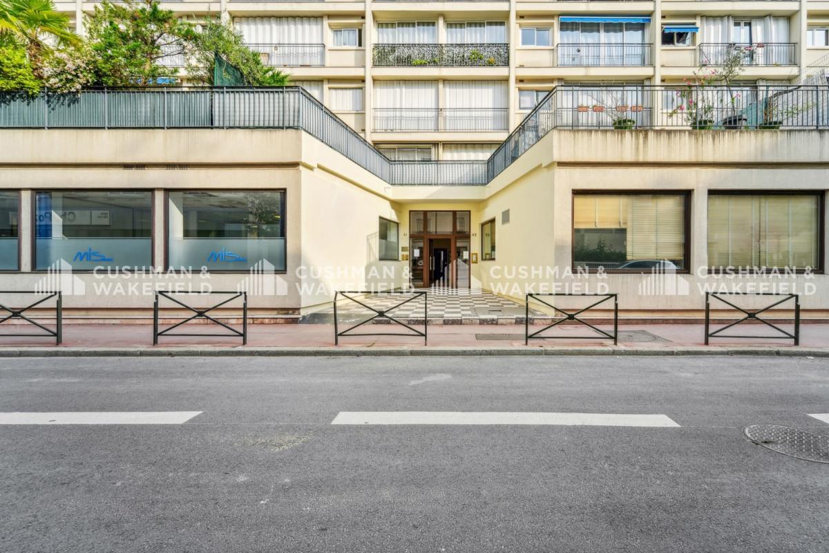 Office in Levallois-Perret for sale Building Photo- Image 1 of 9