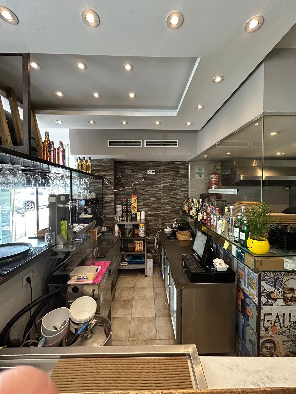 Retail in Marbella, Málaga to rent Interior Photo- Image 1 of 14