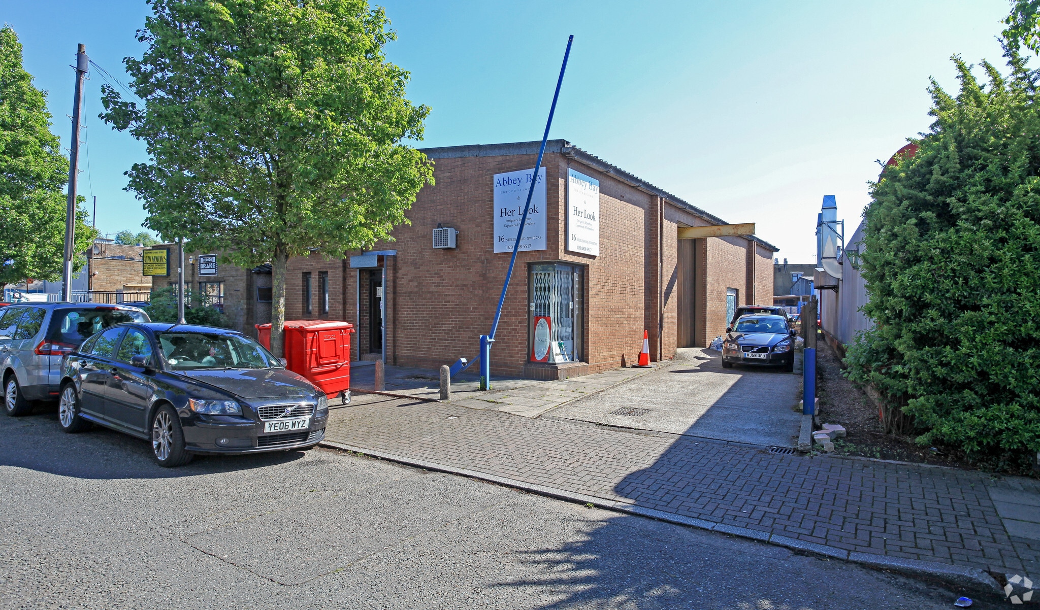 16 Steele Rd, London for sale Primary Photo- Image 1 of 1