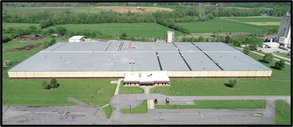 390 Moorfield Industrial Park Rd, Moorefield, WV for sale - Building Photo - Image 1 of 1