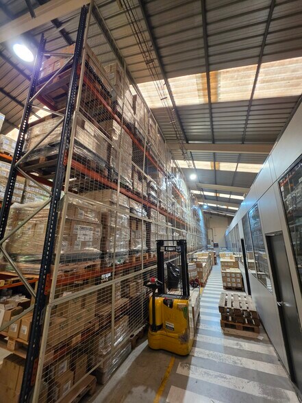 Industrial in Mollet del Vallès, Barcelona to rent - Interior Photo - Image 2 of 4