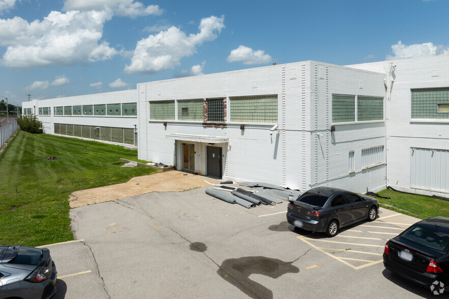 7110-7140 N Broadway, Saint Louis, MO for rent - Building Photo - Image 1 of 17