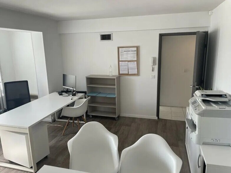 Office in Anglet to rent - Interior Photo - Image 3 of 3