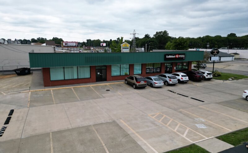 2870 N Main St, Decatur, IL for rent - Building Photo - Image 1 of 1