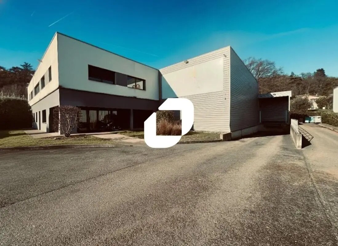 Light Industrial in Chaponost to rent Building Photo- Image 1 of 23