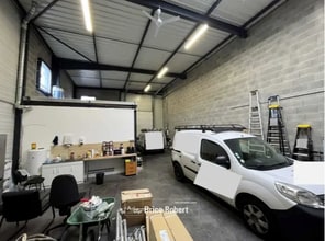 Light Industrial in Villeurbanne to rent Interior Photo- Image 2 of 3