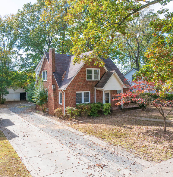 2138 McClintock Rd, Charlotte, NC for rent - Primary Photo - Image 1 of 7