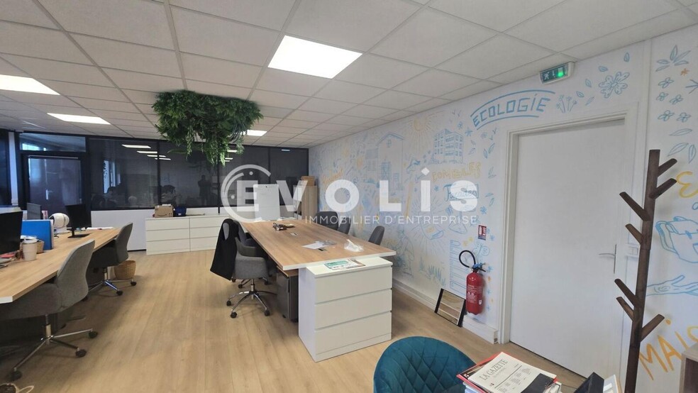32 Avenue Des Pépiniéres, Fresnes to rent - Interior Photo - Image 2 of 17
