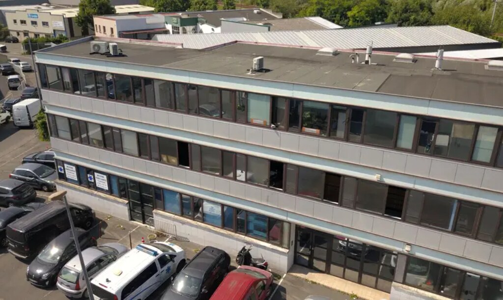 29-31 Rue Des Entrepreneurs, Carrières-sur-Seine to rent Primary Photo- Image 1 of 5