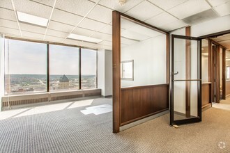 40 N Main St, Dayton, OH to rent Interior Photo- Image 2 of 2