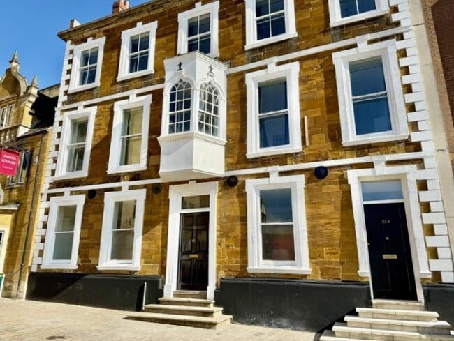 More details for 32 Market Sq, Northampton - Retail to Rent