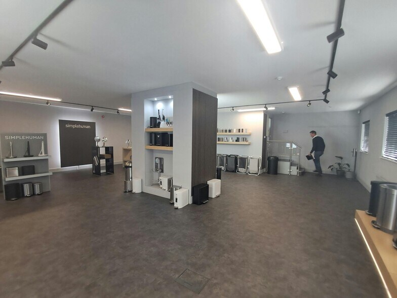 High St, Goring to rent - Building Photo - Image 3 of 3