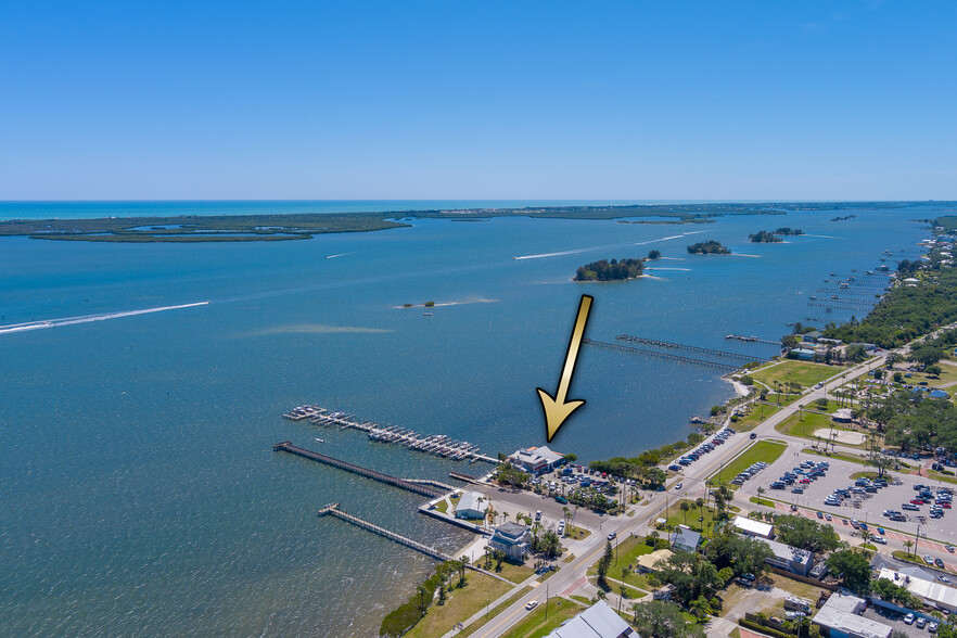 806 Indian River Dr, Sebastian, FL for sale - Building Photo - Image 2 of 56