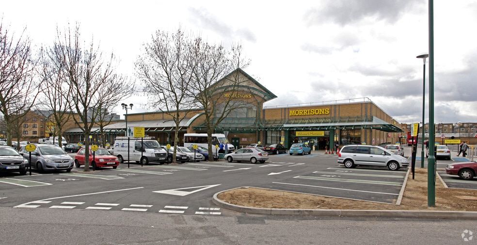 Chalk Farm Rd, London for sale - Primary Photo - Image 1 of 1