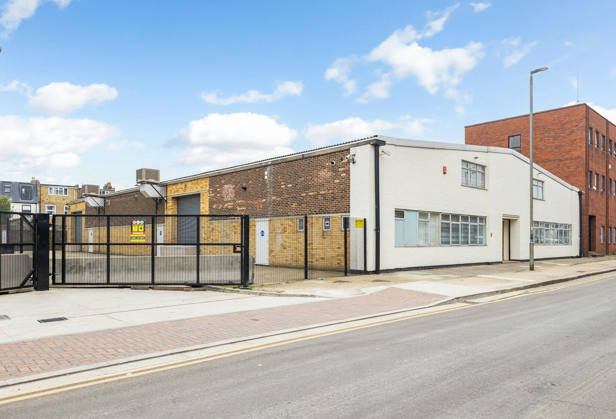 Lydden Rd, London to rent Building Photo- Image 1 of 10