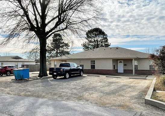 610-616 W Jefferson Ave, Checotah, OK for sale - Building Photo - Image 1 of 1