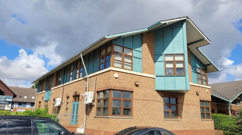 Meadow Ln, St Ives to rent - Building Photo - Image 2 of 11