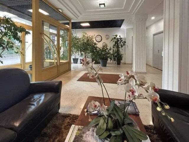 Office in Rueil-Malmaison to rent - Building Photo - Image 2 of 54